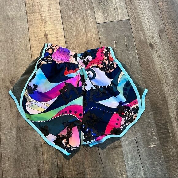 Nike Women's Icon Clash Tempo
Running Shorts size xs - Picture 2 of 13